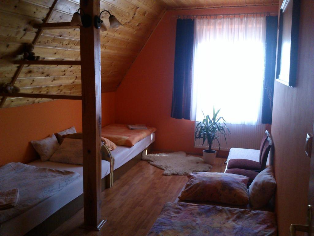 Agave Apartman Sárvár Rom bilde